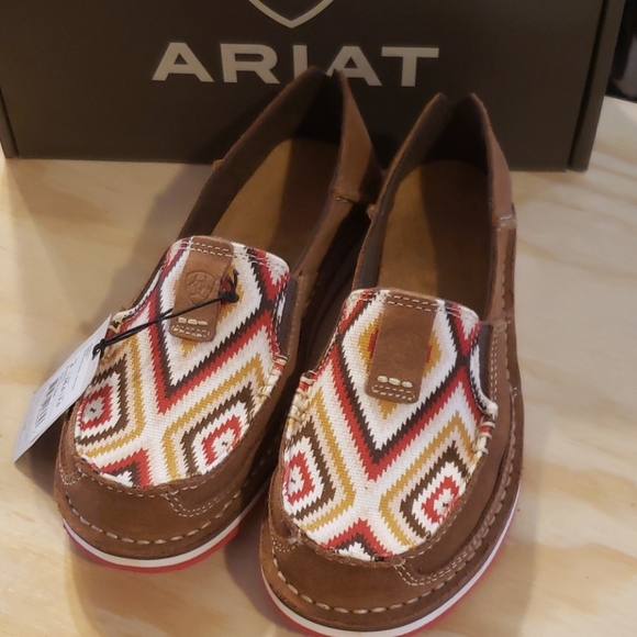 Ariat Shoes - Ariat earth red aztec print